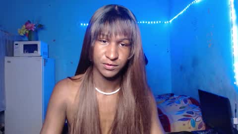 Snapshot of angell_dustt chatting on October 15, 2:01 am Danielle online show from October 15, 2:01 am