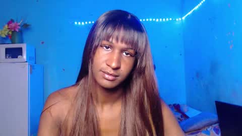 Snapshot of angell_dustt chatting on October 16, 7:04 pm Danielle online show from October 16, 7:04 pm