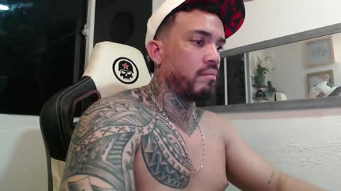 Snapshot of angellatino0 chatting on December 9, 7:28 am angellatino0 online show from December 9, 7:28 am