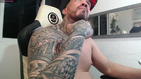 Snapshot of angellatino0 chatting on December 20, 3:47 am angellatino0 online show from December 20, 3:47 am