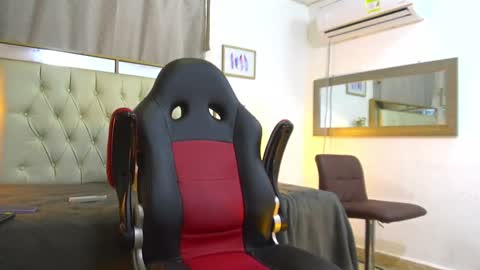 Snapshot of angellatino0 chatting on December 25, 5:58 am angellatino0 online show from December 25, 5:58 am