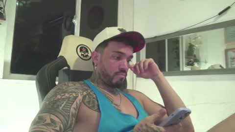 Snapshot of angellatino0 chatting on December 29, 3:00 am angellatino0 online show from December 29, 3:00 am