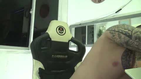 Snapshot of angellatino0 chatting on December 30, 3:58 am angellatino0 online show from December 30, 3:58 am