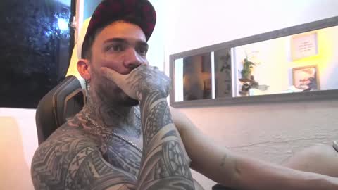 Snapshot of angellatino0 chatting on January 4, 9:32 am angellatino0 online show from January 4, 9:32 am