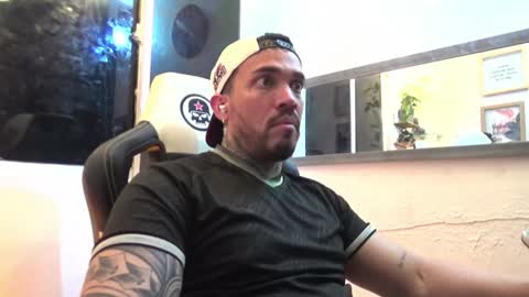 Snapshot of angellatino0 chatting on January 5, 9:05 am angellatino0 online show from January 5, 9:05 am