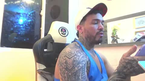 Snapshot of angellatino0 chatting on January 15, 3:00 am angellatino0 online show from January 15, 3:00 am