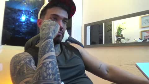 Snapshot of angellatino0 chatting on January 16, 7:28 am angellatino0 online show from January 16, 7:28 am