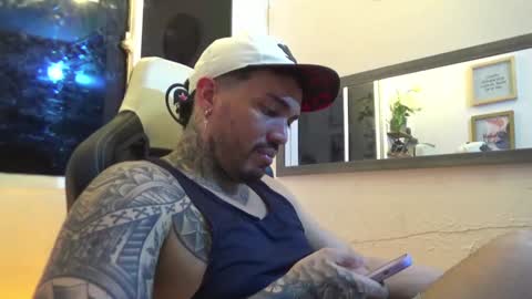 Snapshot of angellatino0 chatting on January 22, 5:05 am angellatino0 online show from January 22, 5:05 am