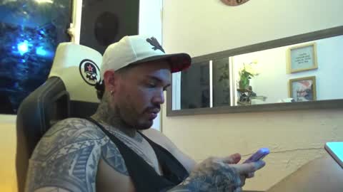 Snapshot of angellatino0 chatting on January 24, 7:08 am angellatino0 online show from January 24, 7:08 am