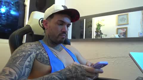 Snapshot of angellatino0 chatting on January 25, 7:28 am angellatino0 online show from January 25, 7:28 am