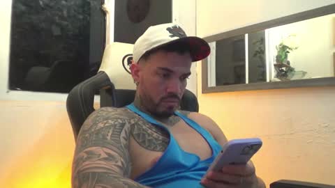 Snapshot of angellatino0 chatting on January 30, 3:00 am angellatino0 online show from January 30, 3:00 am