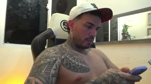 Snapshot of angellatino0 chatting on February 1, 6:10 am angellatino0 online show from February 1, 6:10 am