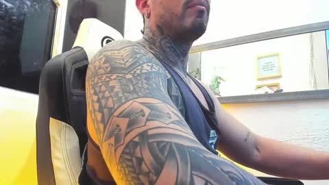 Snapshot of angellatino0 chatting on February 3, 4:25 am angellatino0 online show from February 3, 4:25 am