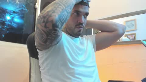 Snapshot of angellatino0 chatting on February 8, 4:36 am angellatino0 online show from February 8, 4:36 am