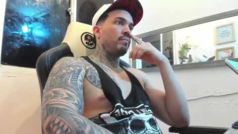 Snapshot of angellatino0 chatting on February 9, 2:17 am angellatino0 online show from February 9, 2:17 am