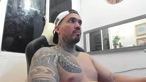 Snapshot of angellatino0 chatting on February 10, 3:46 am angellatino0 online show from February 10, 3:46 am