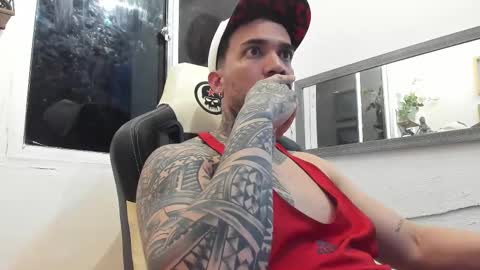 Snapshot of angellatino0 chatting on February 10, 8:20 am angellatino0 online show from February 10, 8:20 am