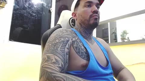 Snapshot of angellatino0 chatting on February 17, 6:53 am angellatino0 online show from February 17, 6:53 am