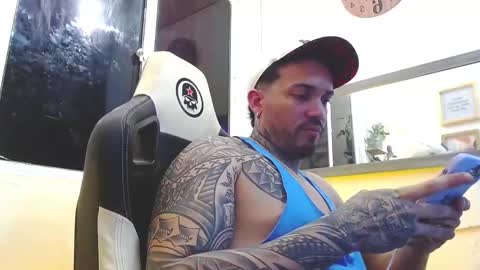 Snapshot of angellatino0 chatting on February 19, 6:55 am angellatino0 online show from February 19, 6:55 am