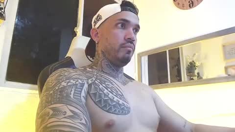 Snapshot of angellatino0 chatting on February 23, 5:34 am angellatino0 online show from February 23, 5:34 am