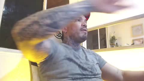 Snapshot of angellatino0 chatting on February 24, 6:05 am angellatino0 online show from February 24, 6:05 am