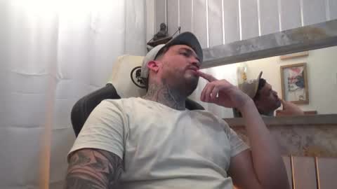 Snapshot of angellatino0 chatting on October 16, 7:09 am angellatino0 online show from October 16, 7:09 am