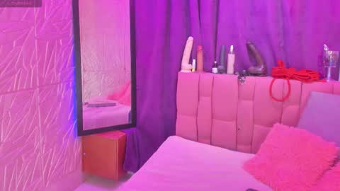 Snapshot of angellike_doll chatting on September 22, 7:05 pm Angellike online show from September 22, 7:05 pm