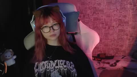 Snapshot of angellmarel chatting on December 18, 5:19 pm Anora online show from December 18, 5:19 pm