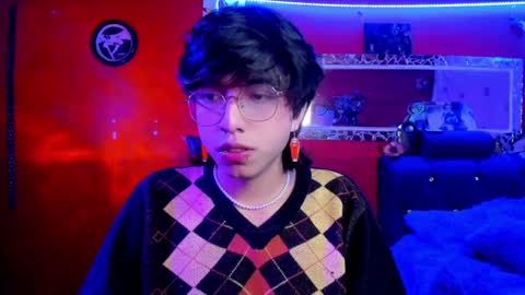 Snapshot of angellonfire chatting on December 6, 7:21 am Angel  online show from December 6, 7:21 am