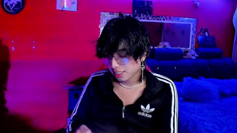 Snapshot of angellonfire chatting on January 5, 6:56 am Angel  online show from January 5, 6:56 am