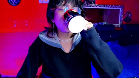 Snapshot of angellonfire chatting on February 4, 8:24 am Angel  online show from February 4, 8:24 am