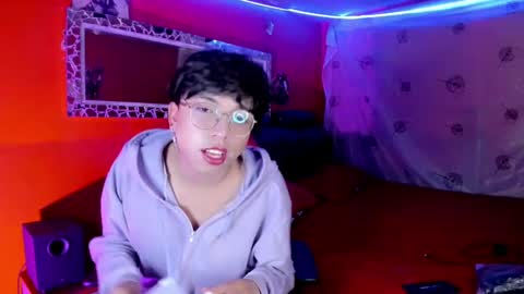 Snapshot of angellonfire chatting on October 12, 8:52 pm Angel  online show from October 12, 8:52 pm