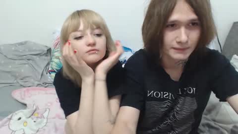 Snapshot of angelofporncouple chatting on November 6, 8:32 pm Eva online show from November 6, 8:32 pm