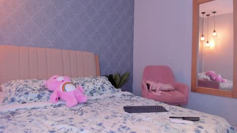 Snapshot of angelrose2323 chatting on February 8, 4:36 am angelrose2323 online show from February 8, 4:36 am