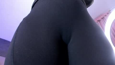 Angela online show from April 4, 2:14 pm