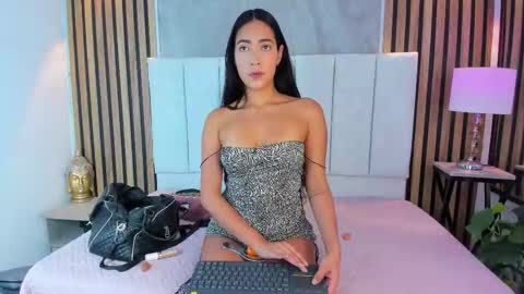 Snapshot of angelss7777 chatting on November 4, 12:32 am Angel online show from November 4, 12:32 am