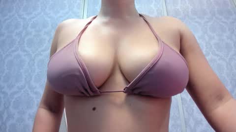 Snapshot of angelstonne_ chatting on November 15, 11:21 pm Angel online show from November 15, 11:21 pm