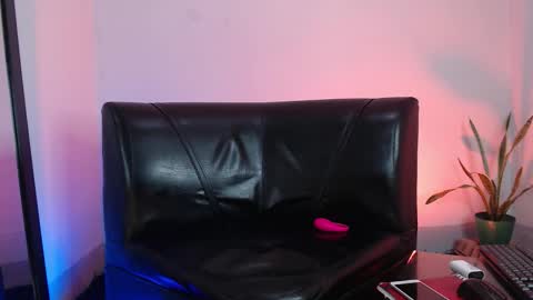 Angel Storm online show from October 29, 4:15 am