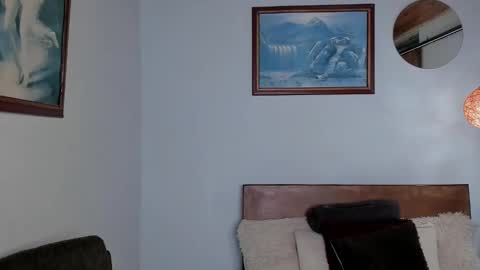 Angel Fox online show from December 4, 5:11 pm