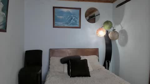 Angel Fox online show from December 9, 4:01 am