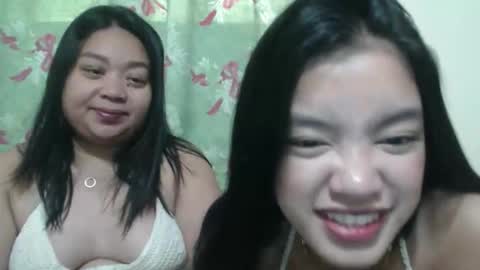 angelxmills online show from February 19, 11:12 pm