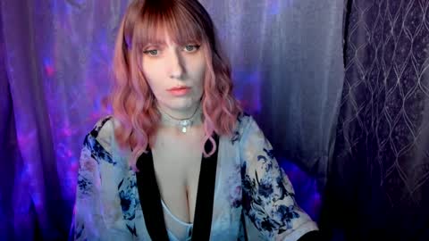 Snapshot of angely_jelly chatting on January 6, 9:43 pm Angie online show from January 6, 9:43 pm