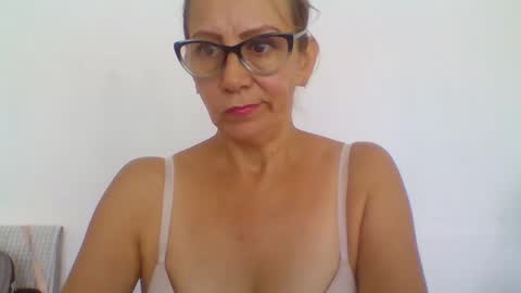 Snapshot of angelycute476334 chatting on October 18, 6:41 pm angelycute476334 online show from October 18, 6:41 pm