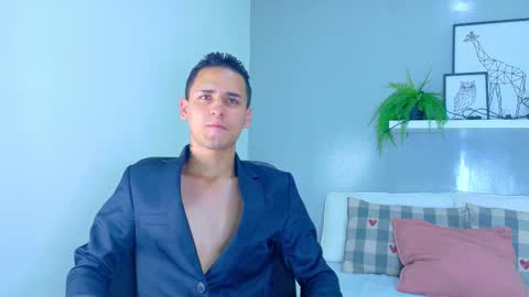 Snapshot of angeoblaze__ chatting on December 22, 12:35 pm A N G E O online show from December 22, 12:35 pm