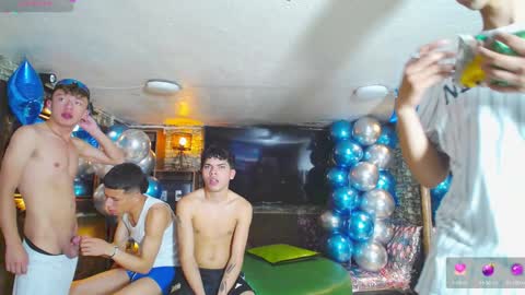 Snapshot of anghelytos chatting on December 8, 9:41 pm anghelytos online show from December 8, 9:41 pm