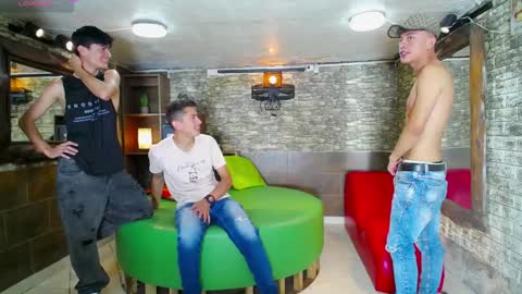 Snapshot of anghelytos chatting on January 19, 6:43 pm anghelytos online show from January 19, 6:43 pm