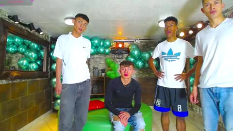 Snapshot of anghelytos chatting on February 8, 7:38 pm anghelytos online show from February 8, 7:38 pm