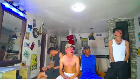 Snapshot of anghelytos chatting on February 19, 11:14 pm anghelytos online show from February 19, 11:14 pm