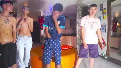 Snapshot of anghelytos chatting on February 28, 6:20 pm anghelytos online show from February 28, 6:20 pm