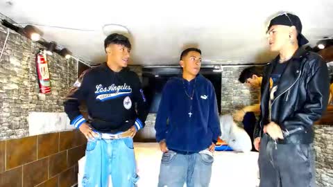 Snapshot of anghelytos chatting on October 12, 9:14 pm anghelytos online show from October 12, 9:14 pm